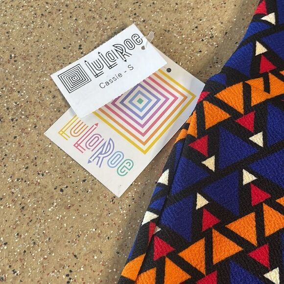 New LuLaRoe Cassie Pencil Skirt Geometric Print sz S - Picture 3 of 7
